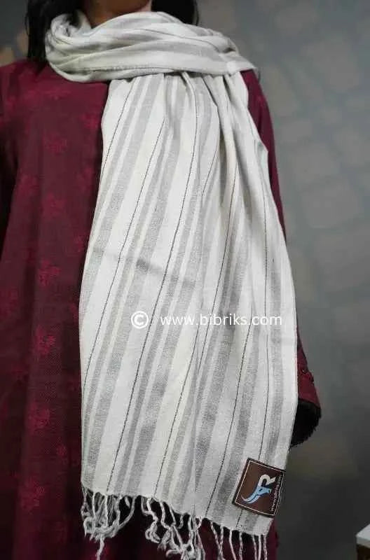 Handmade Light Cream Short Scarf with Grey Line Design – Elegant & Minimalist