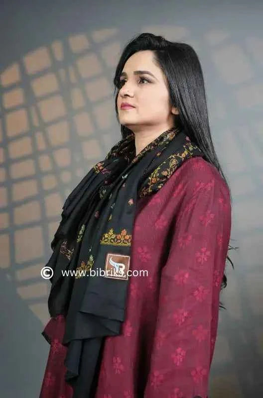 Exquisite Handcrafted Floral Needle Embroidered Scarf: Artistry from Salampur Swat