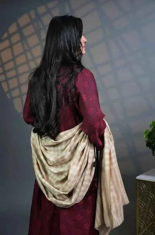 Lightweight Pure Pashmina Shawl – Checker Design | Handloom | Handmade in Swat