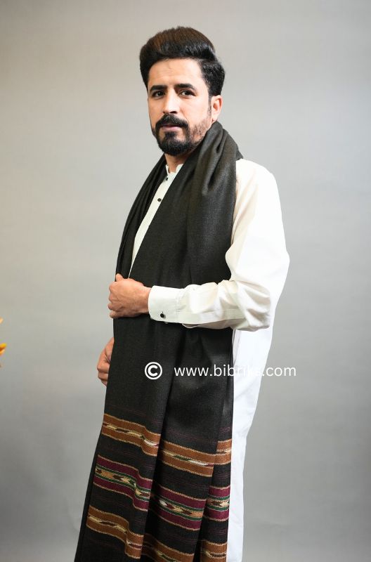 black three boarder wool shawl 3